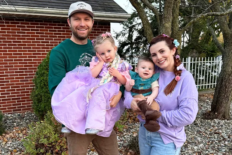 Woman Who Moved Near Amish During COVID-19 Shares How the Community Approached Life During Quarantine